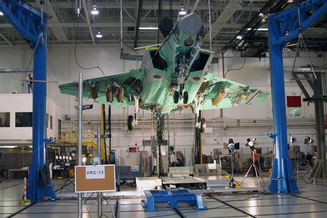 先前F-35出現潛在鏽蝕問題,因此美國國防部拒收，現在洛馬公司與美國國防部達成修復改善協議。(圖/洛馬公司)