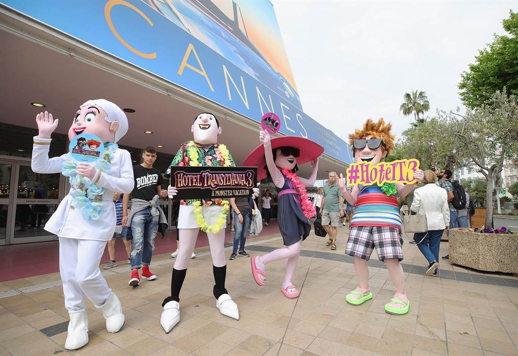 尖叫旅社3 突擊坎城 德古拉 梅菲絲組隊遊行 娛樂 中時