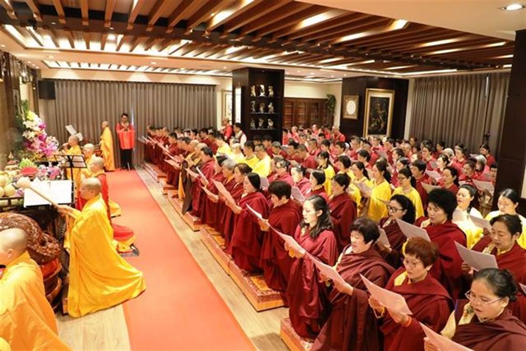 還願精舍喬遷啟用湧進近千名善信場面莊嚴/圖片來源：中華國際佛教聞修正法會