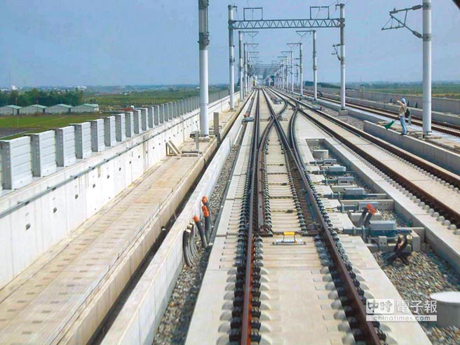落實軌道工業本土化，高鐵公司翻修740座轉轍器，節省7400萬元。（台灣高鐵提供）