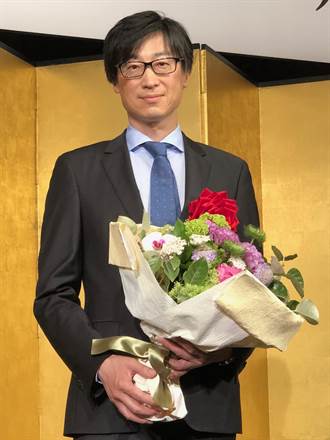 旅日台籍作家東山彰良的新作《我殺的人和殺我的人》連奪日本3大文學獎
