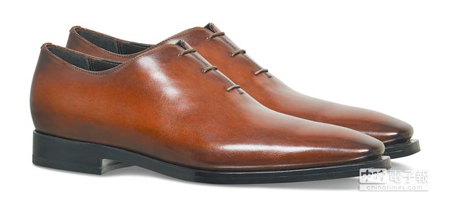 Berluti Eclair Alessandro深褐色皮鞋，7萬2500元。（Berluti提供）