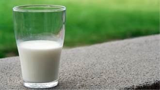 過期牛奶先別丟！4大必學神奇妙用「97%的人不知道」