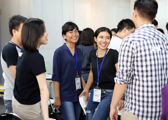 新南向國家學生到台科大和台灣學生一起上課，激發學生跨國界的創新思維。（台科大提供）