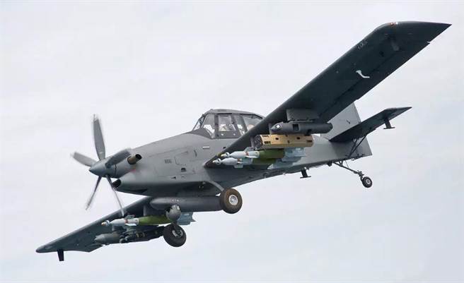 空中拖拉机公司的AT-802农用飞机，曾在2017年巴黎航空展上展出武装形态。(图/空中拖拉机公司)