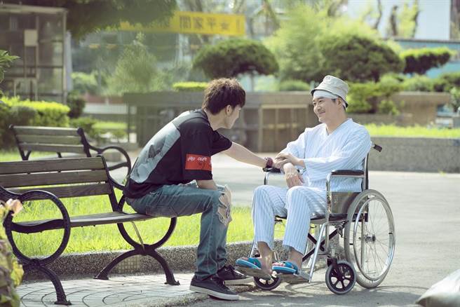 摇滚毕业生-黄伟晋、汤志伟。（华视）