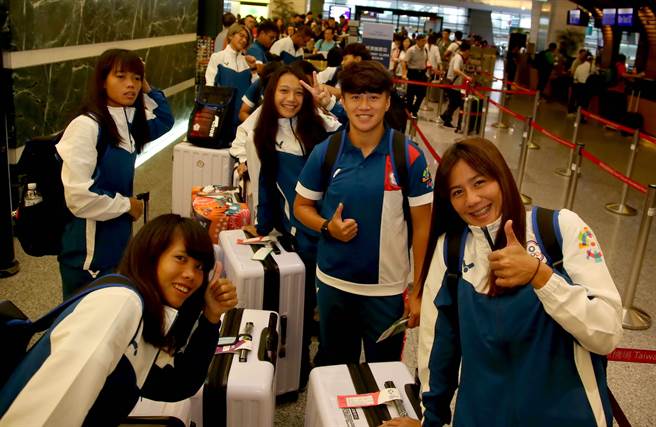 中華女足出征雅加達亞運，球員有信心踢出佳績。（李弘斌攝）