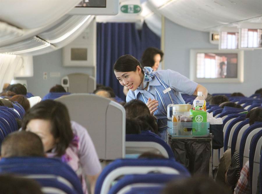 學習專家提供的一些搭飛機的技巧，可以讓你的飛行旅途更加舒適愉快。（圖／美聯社）