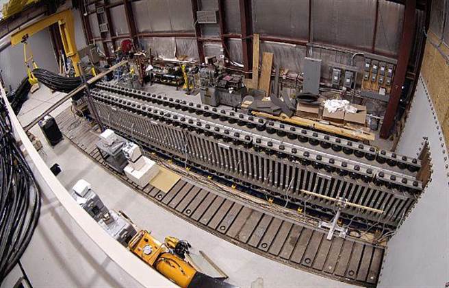 美国海军电磁炮实验装置。（图／美国海军官网）