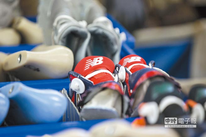 中傑鞋業投資研發，New Balance訂單節節上升。（CFP）