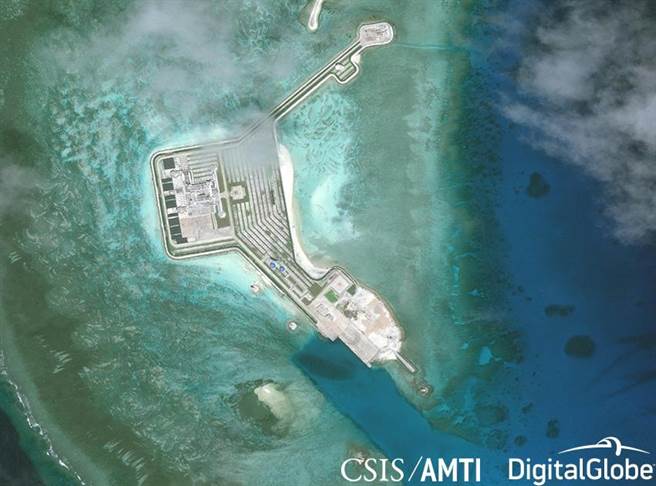 南沙群岛的南薰礁。（图／CSIS)