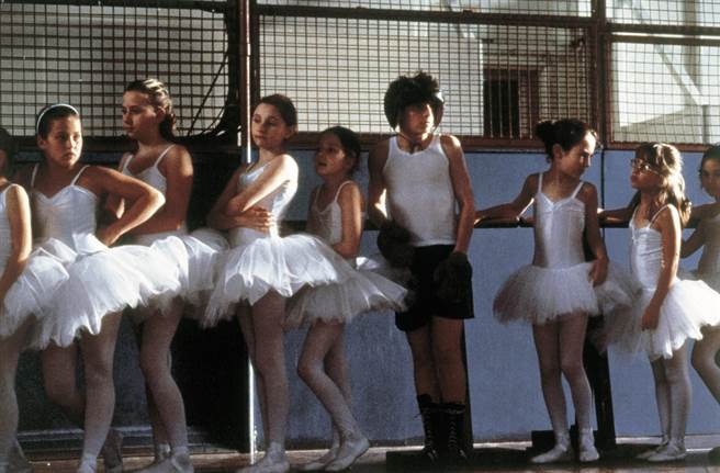 電影敘述小男孩鼓起勇氣要追求跳舞夢想。（東昊提供）