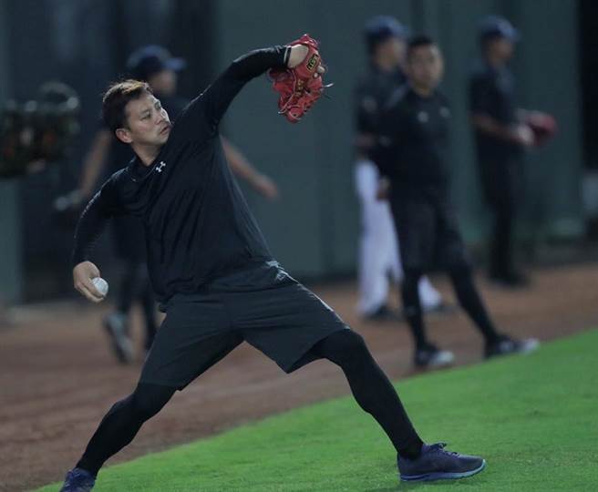 林柏佑感谢职棒生涯中三支球队的照顾。（资料照／桃猿粉丝团提供、廖德修台北传真）