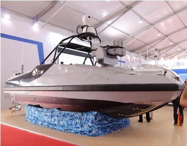 才刚刚完成导弹试射的「瞭望者II」无人导弹快艇，是继以色列之后全球第二艘完成导弹试射的无人导弹快艇。（图／凤凰军事）