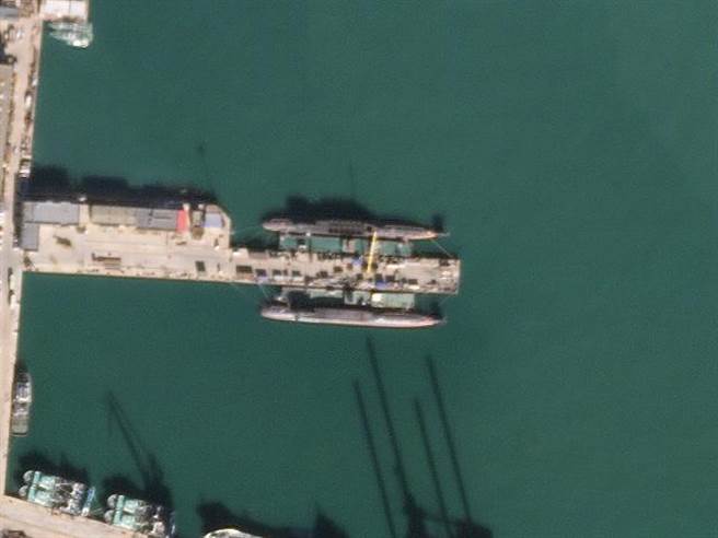 位于葫芦岛龙港区渤海造船厂的094弹道导弹核潜舰的卫星影像。（图／行星实验室）