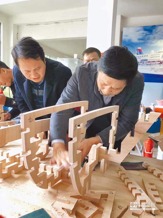 「洪城工匠號」古船開工，將由南昌首屆評選出的百名「洪城工匠」共同打造。（章娜攝）