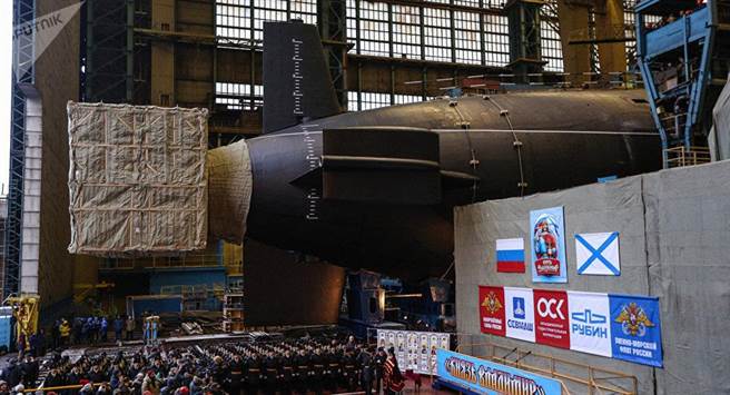 正在北德文斯克造船廠建造中的弗拉基米爾大公號戰略核潛艦。（圖／衛星通訊社）