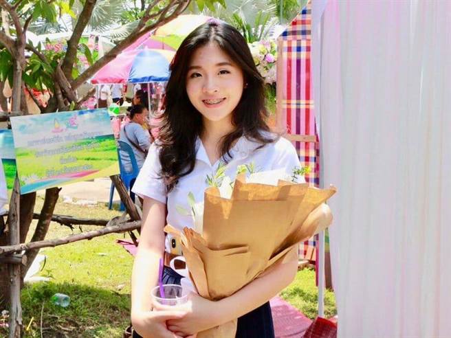 尤素妲也带动泰国政坛的俊男美女风潮(图/翻摄自脸书/@tellmeCutepolitician)