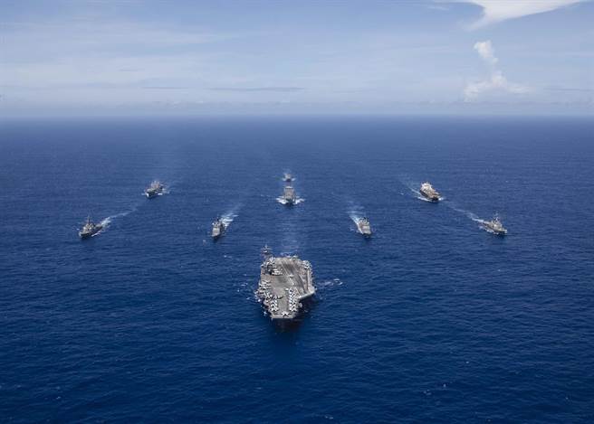 美国海军雷根号航母战斗群2018年9月17日在南海执行「航行自由」任务。（图／美国海军）