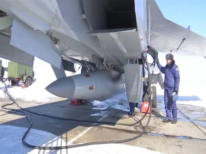 米格-31K挂载匕首高超音速导弹，己进入战斗值班。（图／环球网）