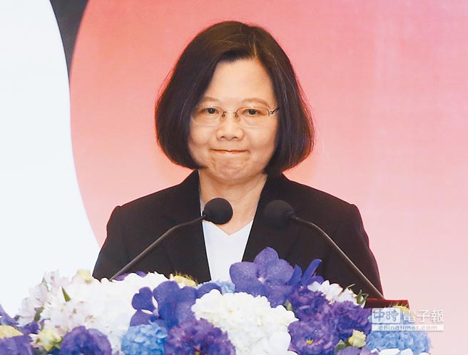 蔡英文總統10日出席台北市「亞洲民主人權獎」頒獎典禮。（本報系記者方濬哲攝）