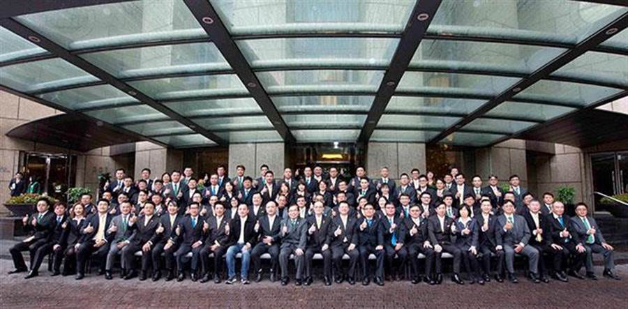 永慶房產團體12/12舉行【2018永慶加盟三品牌經營治理研習營】，約請全台店東長代表、各縣市公會代表齊聚。(圖/永慶房屋 供應)