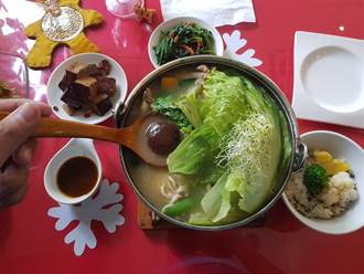 新化梅子的店  11種口味蔬食火鍋走平價奢華風