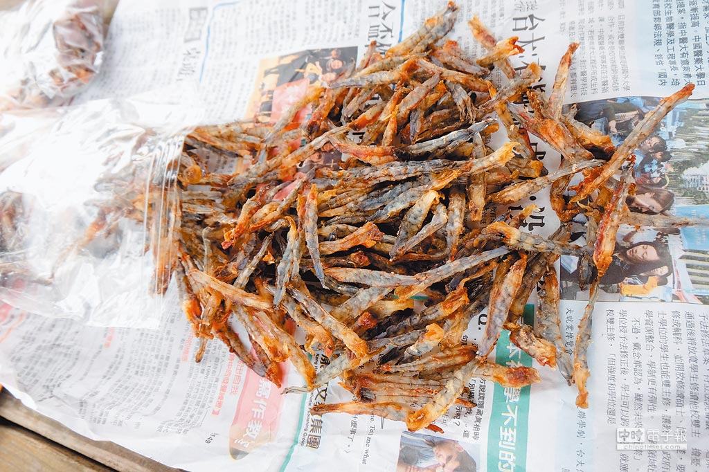 四湖鄉以劍蝦製成「功夫蝦乾」，其滋味鮮美、口感獨特。四湖劍蝦乾外表雖不起眼，但滋味鮮甜、口感獨特。（張朝欣攝）