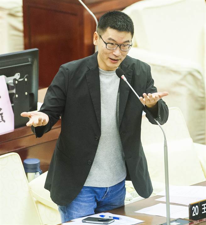 梁文杰议员连任成功后，传其他家电视台相中林楚茵人脉与吸引的收视族群，加强挖角力道。(本报系资料照)