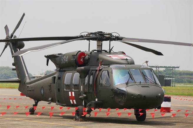 空軍嘉義基地海鷗救護隊UH-60M黑鷹直升機將在明天舉行成軍典禮。（資料照片）