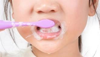 牙膏含口中半小時，真的更防蛀嗎？