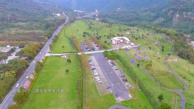 阿里山18号爱情丝路 婚拍打卡新夯点拍出「国外婚纱」感