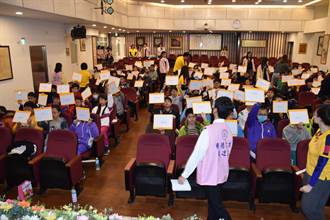 韓國瑜重視英語 高市教育局首辦拼字比賽