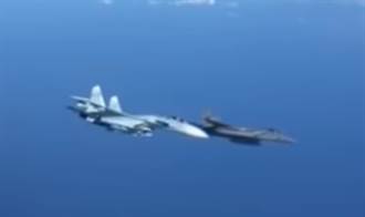 影》賣命攔截！俄蘇-27危險近逼美F-15