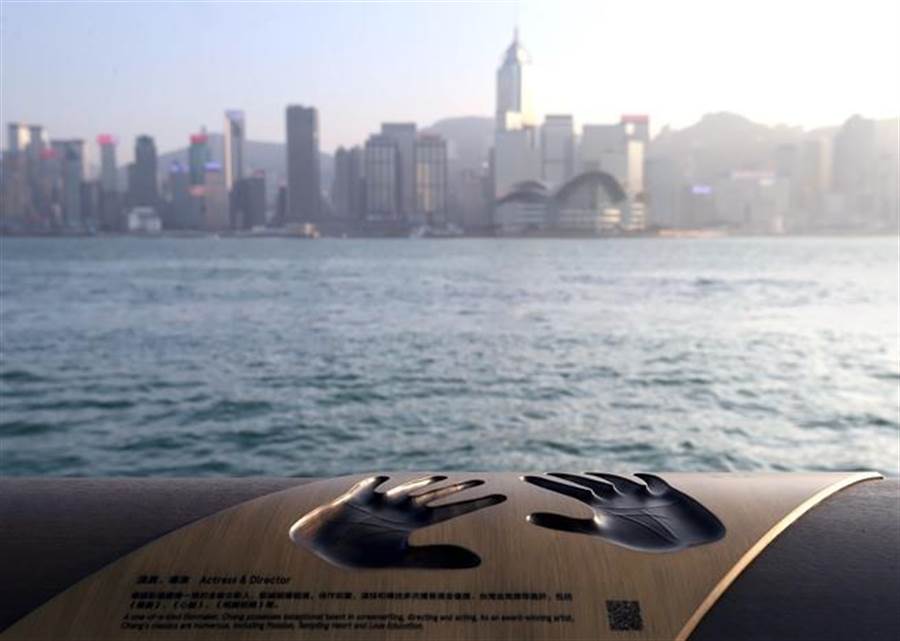 香港著名景點尖沙咀星光大道坐擁維港景色的地利，注入大量綠化及近水元素。（香港旅遊發展局提供）