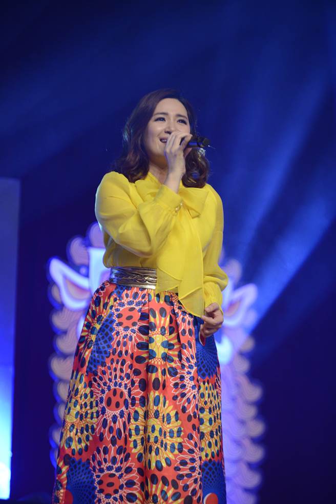 知名歌手羅美玲16日出席「向新竹縣志工致敬演唱會」，演唱多首膾炙人口的歌曲。（莊旻靜攝）