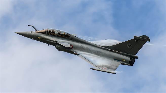 法国达梭飞机（Dassault Aviation）「飙风」（Rafale）战机的资料照。（达志影像/Shutterstock）
