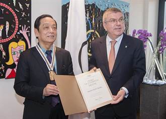 韓美林獲“影響世界華人大獎”終身成就獎