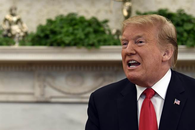 美国总统川普在得知穆勒调查报告的结果后，很开心地表示调查已经不再令他有后顾之忧。分析家认为，川普接下来将全力解决与中共的贸易谈判问题。（图／美联社）