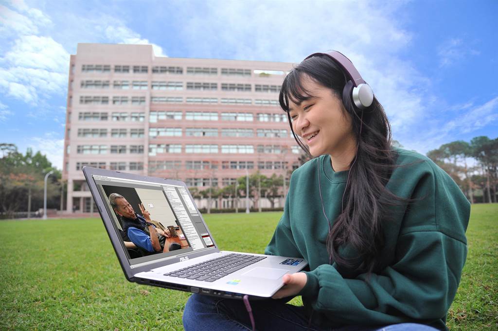 清華大學全球營運管理碩士雙聯學位學程上課時間彈性，美國教授平日會以視訊及線上直播親授並與學生互動。（清華大學提供）