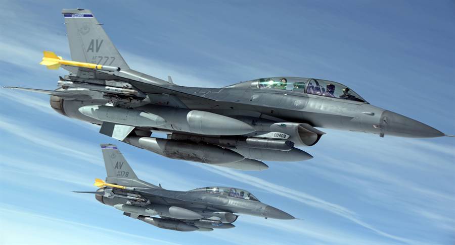 不是掛上5代機就是必勝保證，在美軍模擬空戰中的F-16、EA-18G、法國飆風、歐洲颱風都曾經擊敗F-22。（圖／美國空軍）
