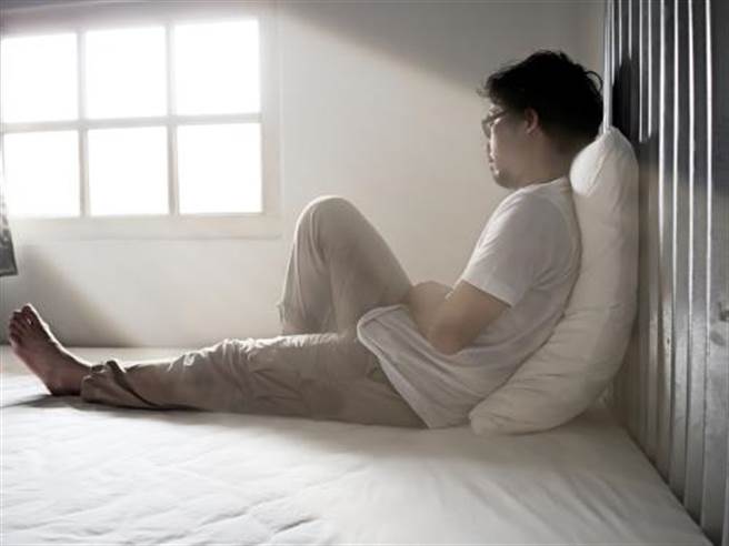 中年繭居族破60萬 竟與世隔絕達7年！(示意圖/達志影像)