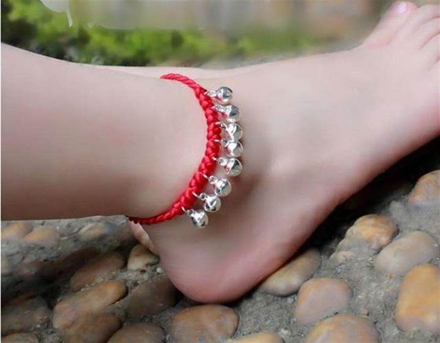 古代女子為何要在腳踝處繫紅繩？(圖/翻攝自每日頭條)