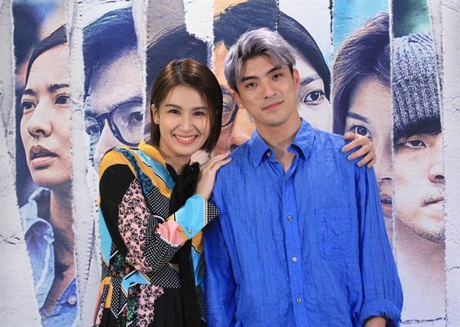 曾沛慈（左）和林哲熹饰演姊弟，戏外互动也不错。（公视提供）