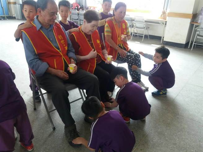 老宝贝串起幸福守护爱杨梅站十周年感恩茶会 华山基金会 桃园 大纪元