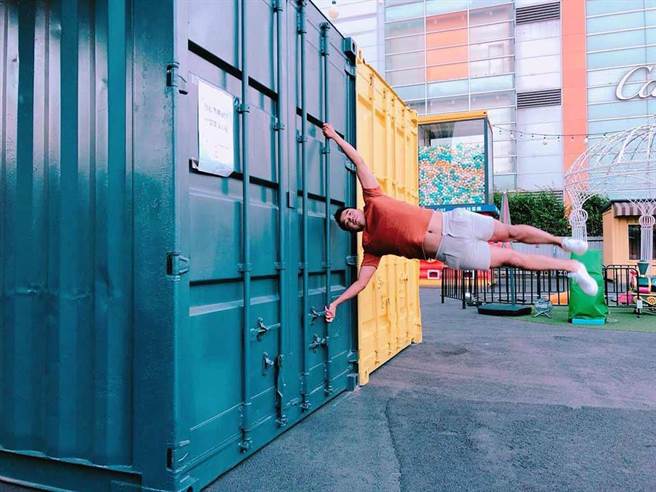 曾是健身教练的陈竞皓，任何事都要求做到最好，对人生也像在健身训练，成功要全心投入，没有捷径。（图/永庆房屋提供）