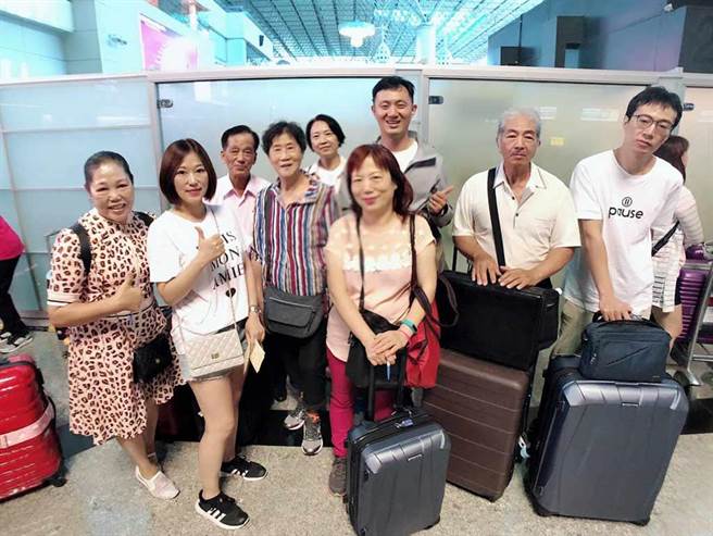 孝顺的朱柏勋享受带着家人旅游各地，记录每一刻幸福时光。(图/永庆房屋 提供)