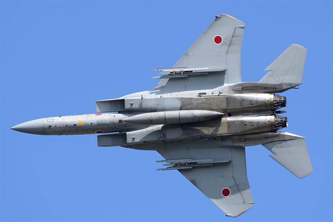 日本航空自卫队F-15J战机的资料照。（达志影像/Shutterstock）