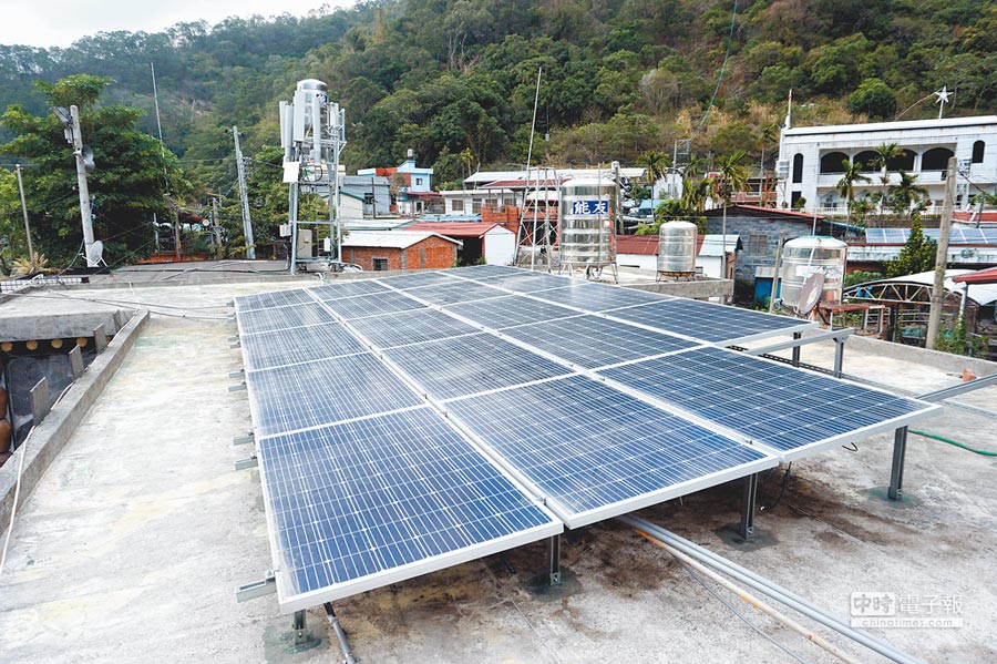 屏東縣設置防災型微電網，主要電力來自太陽光電。（林和生翻攝）