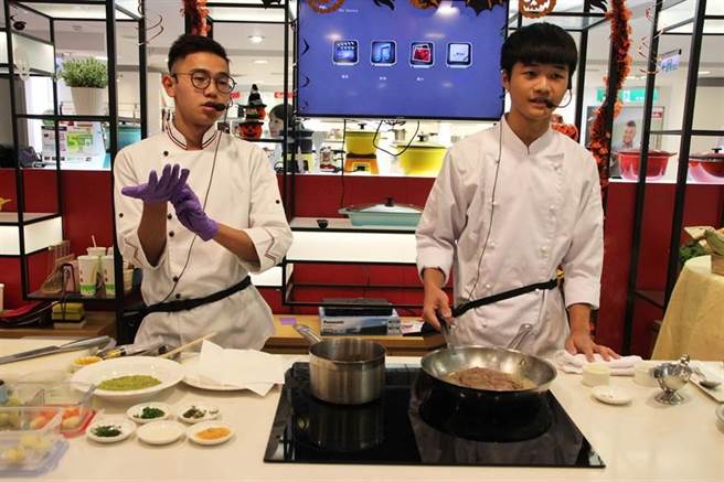 姐弟先後考取高餐長榮女中 夯哥 成學弟妹榜樣 生活 中時